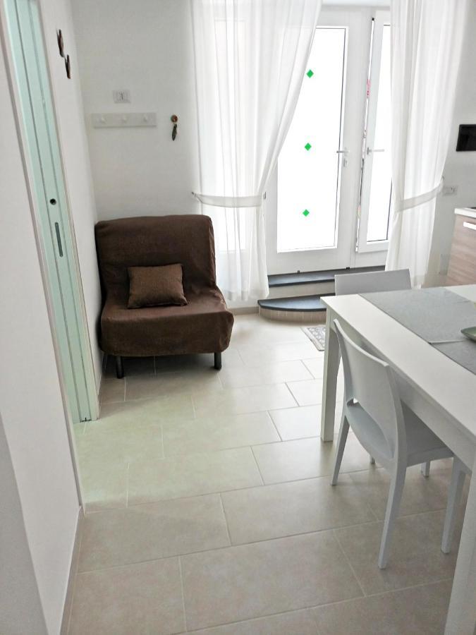 Casetta Nilu' Procida Exterior foto